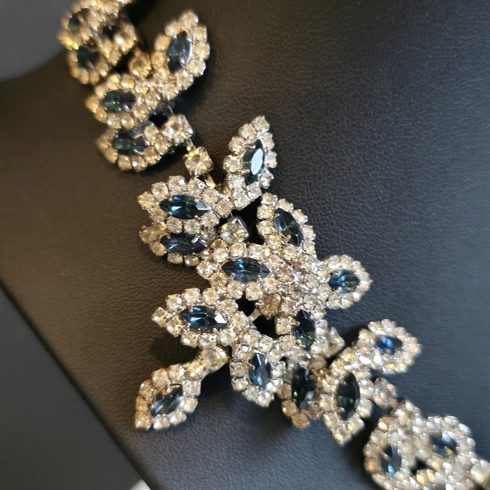 Vintage Kenneth Jay Lane Blue Crystal Flower Collar Necklace - Picture 4 of 11